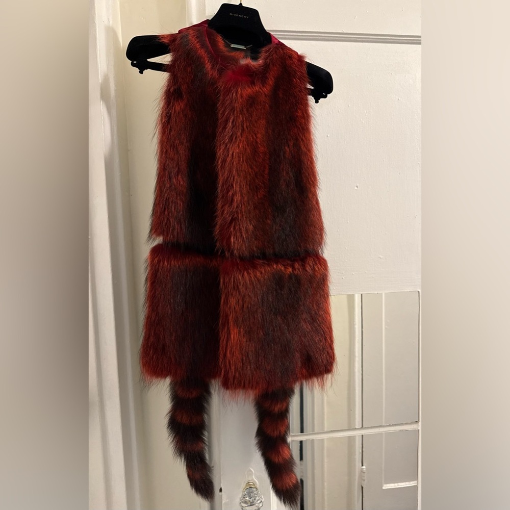 Givenchy Red and Black Fur Vest - Picture 4 of 9